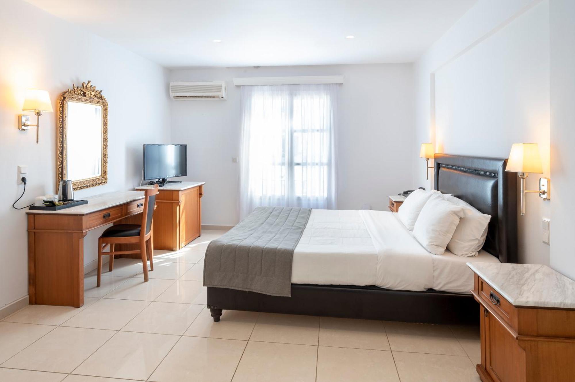 Smy Mediterranean White Santorini (Adults Only) Kamári Zewnętrze zdjęcie